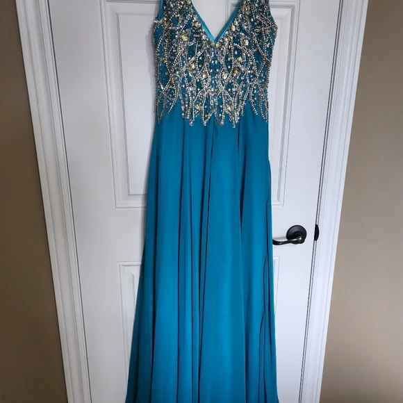 Prom Dress - Picture 3 of 9